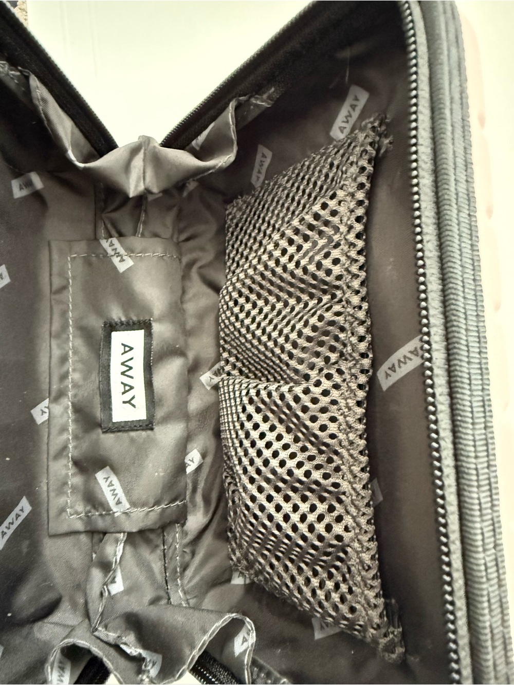 Away Travel Mini Hard Case Toiletry - Picture 5 of 6